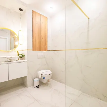 Luxurious Charming E47 City Center Suite By Prestige Homes Budapest Exterior photo